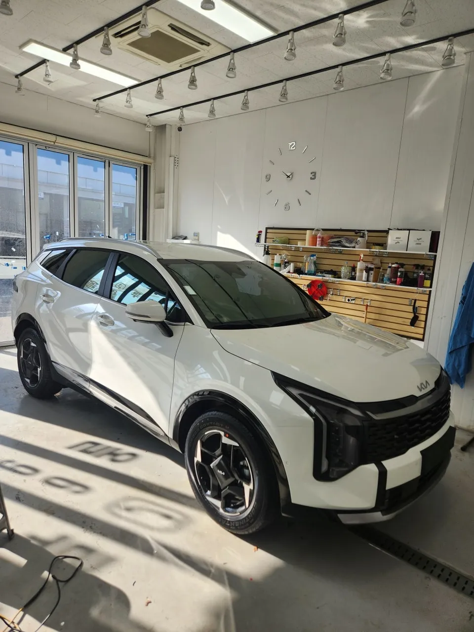 Kia Sportageのカーフィルム施工事例|断熱・スモークフィルム 施工写真 1-2