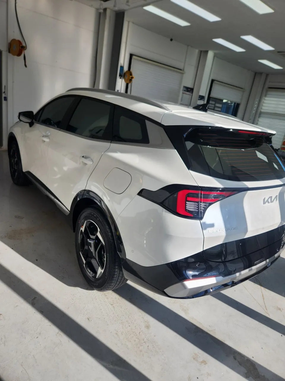 Kia Sportageのカーフィルム施工事例|断熱・スモークフィルム 施工写真 3-2