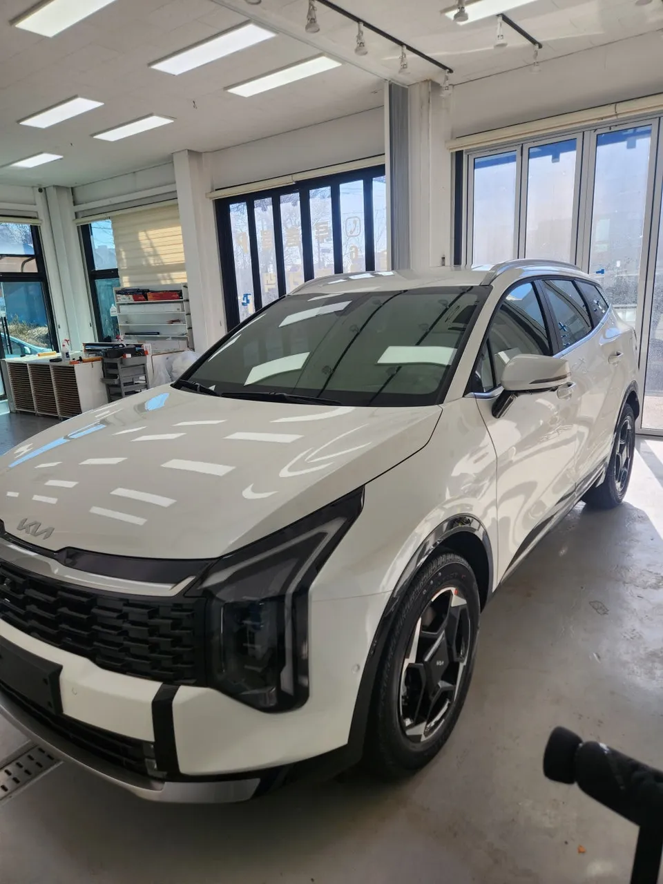 Kia Sportageのカーフィルム施工事例|断熱・スモークフィルム 施工写真 2-3