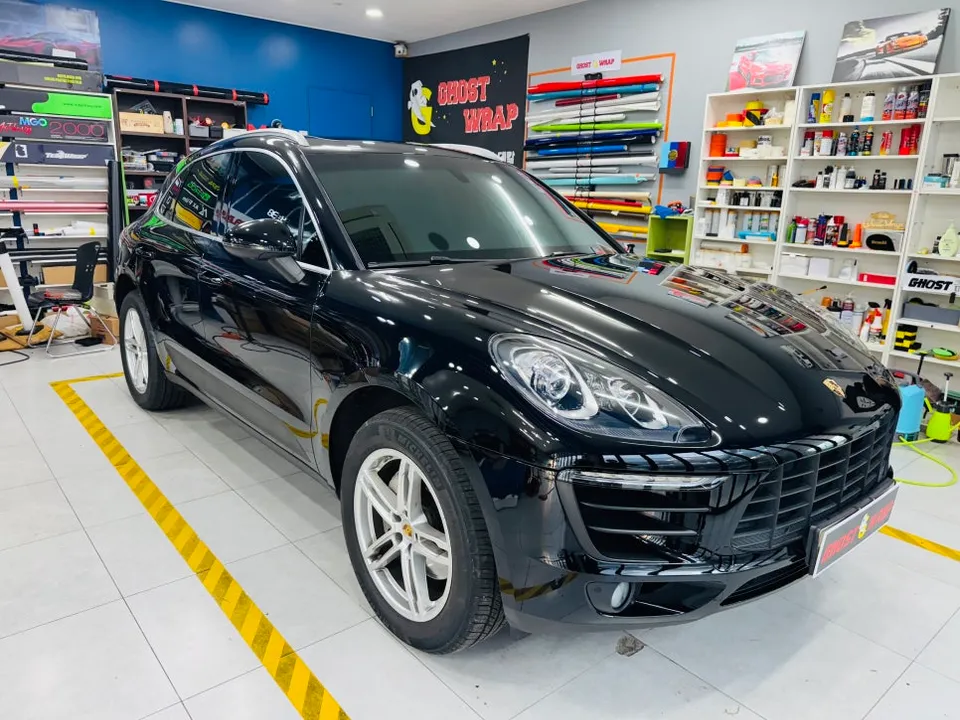 Porsche Macanのカーラッピング事例｜費用目安・仕上がり 施工写真 2-3