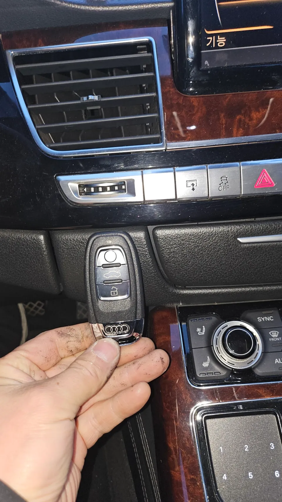 Audi A8 oem options - Audi A8 OEM Options Review — Factory Upgrade Cost photo 4