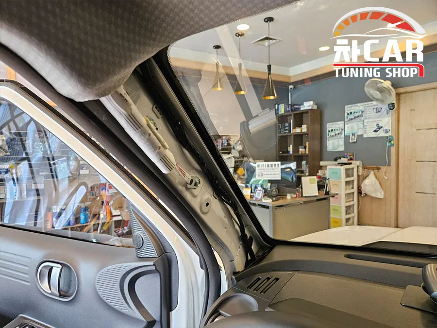 Hyundai Casperのドライブレコーダー取付事例 施工写真 3