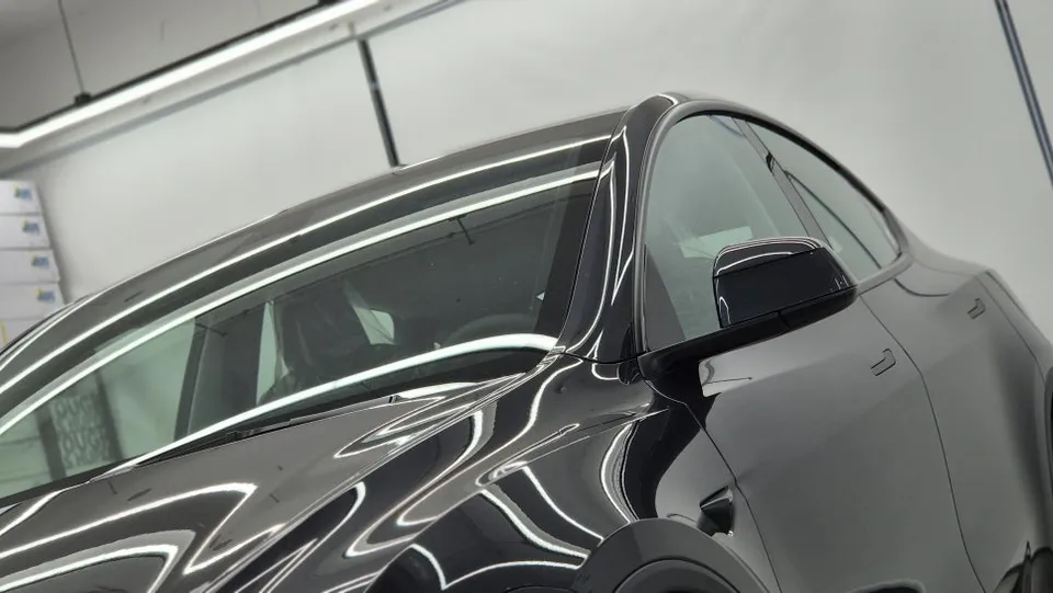 Tesla Model Yのホイールリペア・塗装事例 施工写真 1-2