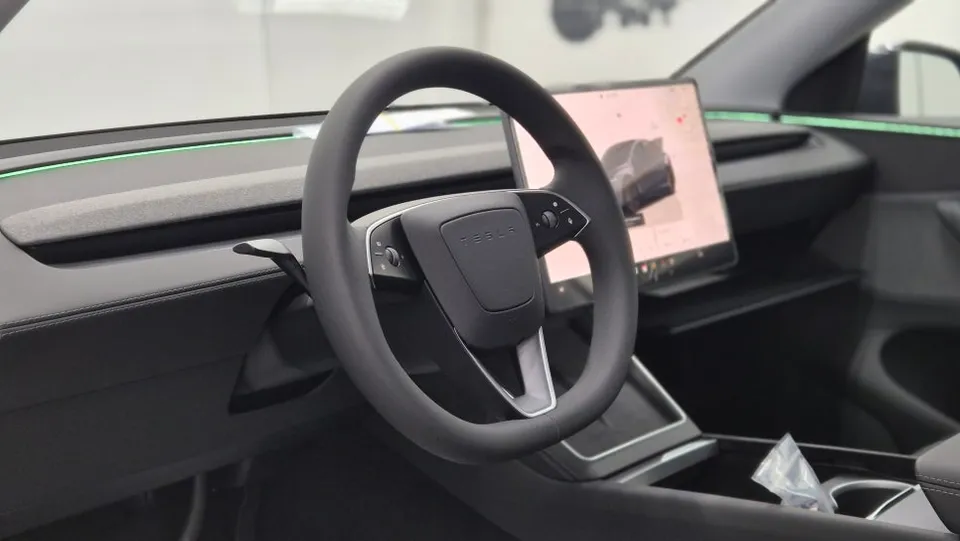 Tesla Model Yのホイールリペア・塗装事例 施工写真 2-2