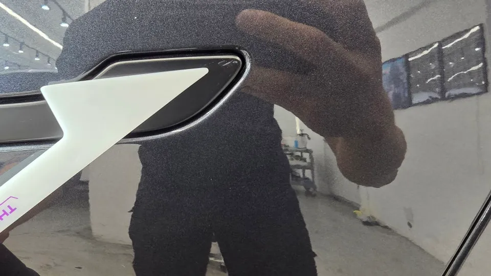 Tesla Model Yのホイールリペア・塗装事例 施工写真 3-2