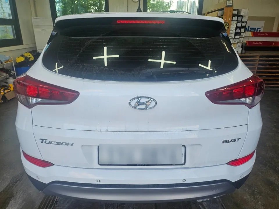 Hyundai Tucsonのカーフィルム施工事例|費用目安・仕上がり 施工写真 1-1