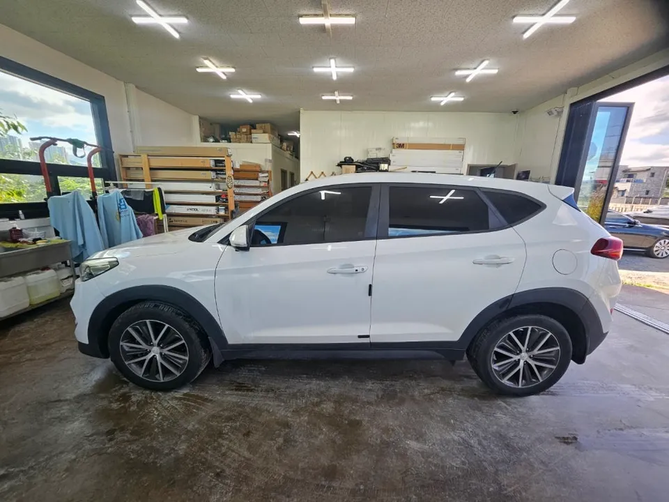 Hyundai Tucsonのカーフィルム施工事例|費用目安・仕上がり 施工写真 3-1