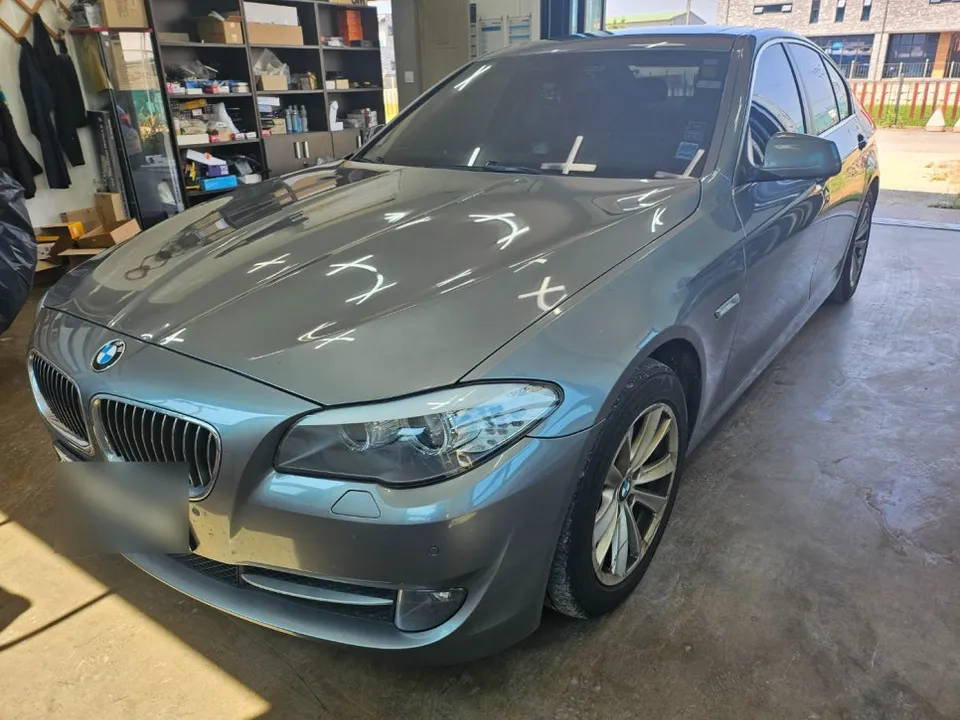 BMW 5 SeriesのAndroid Auto・CarPlay取付事例 施工写真 1-1