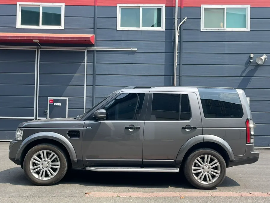 Land Rover Discovery 4のホイールリペア・塗装事例 施工写真 3-1