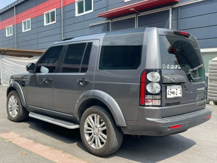 Land Rover Discovery 4のホイールリペア・塗装事例 施工写真 4-1