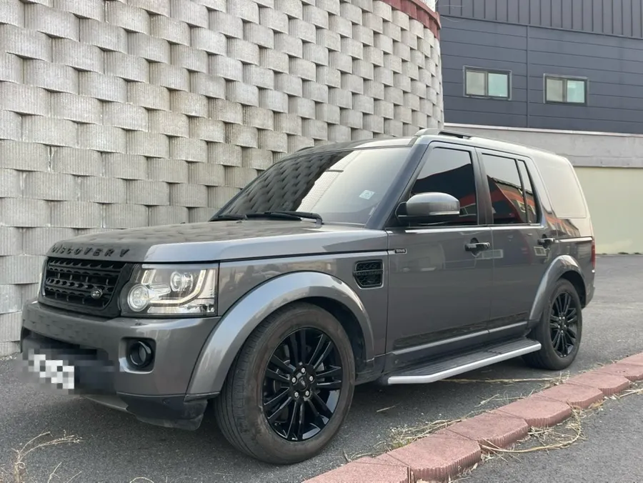 Land Rover Discovery 4のホイールリペア・塗装事例 施工写真 3-2