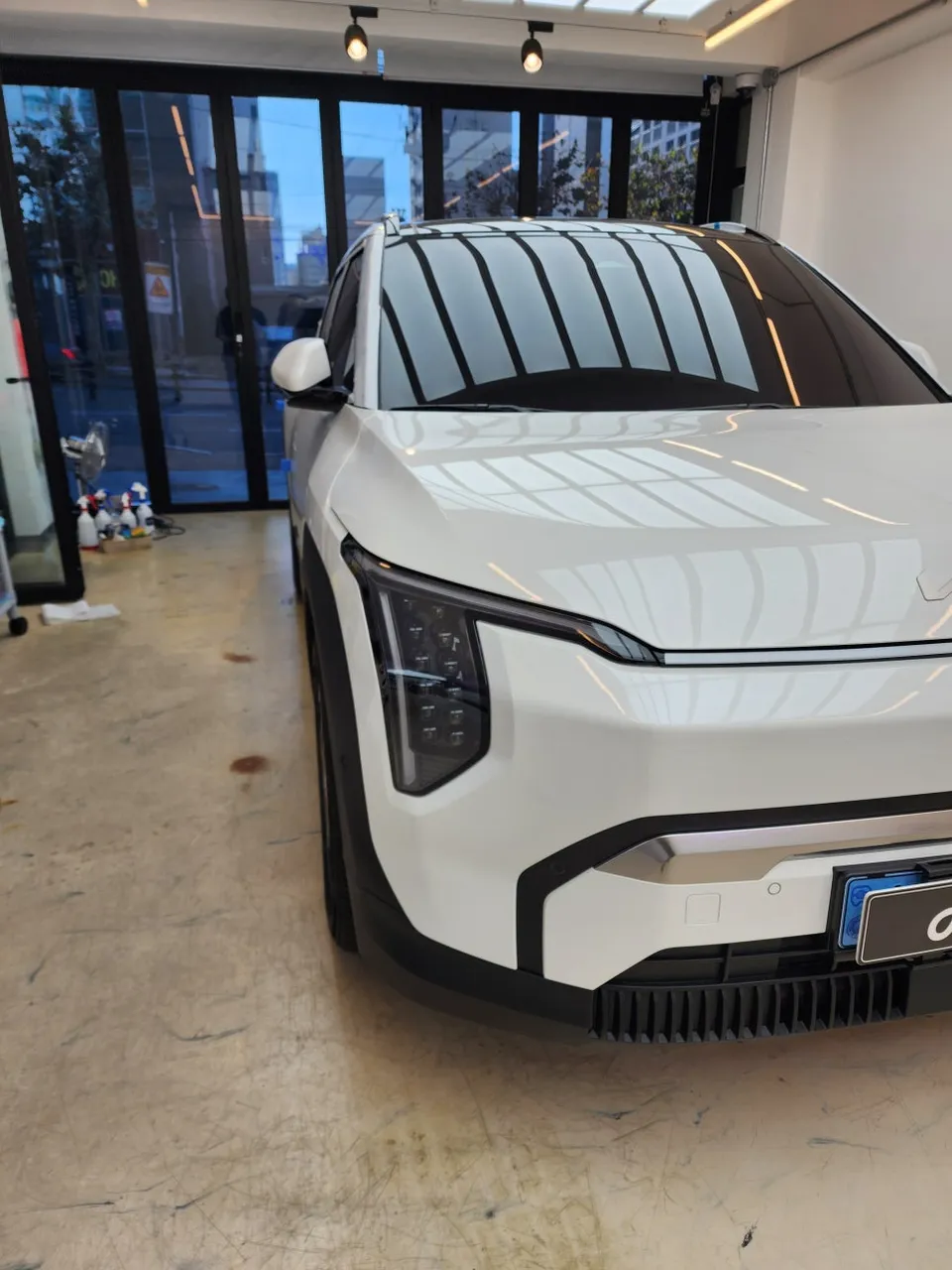 Kia EV3のPPF施工事例|生活傷から守るプロテクションフィルム 施工写真 1-2