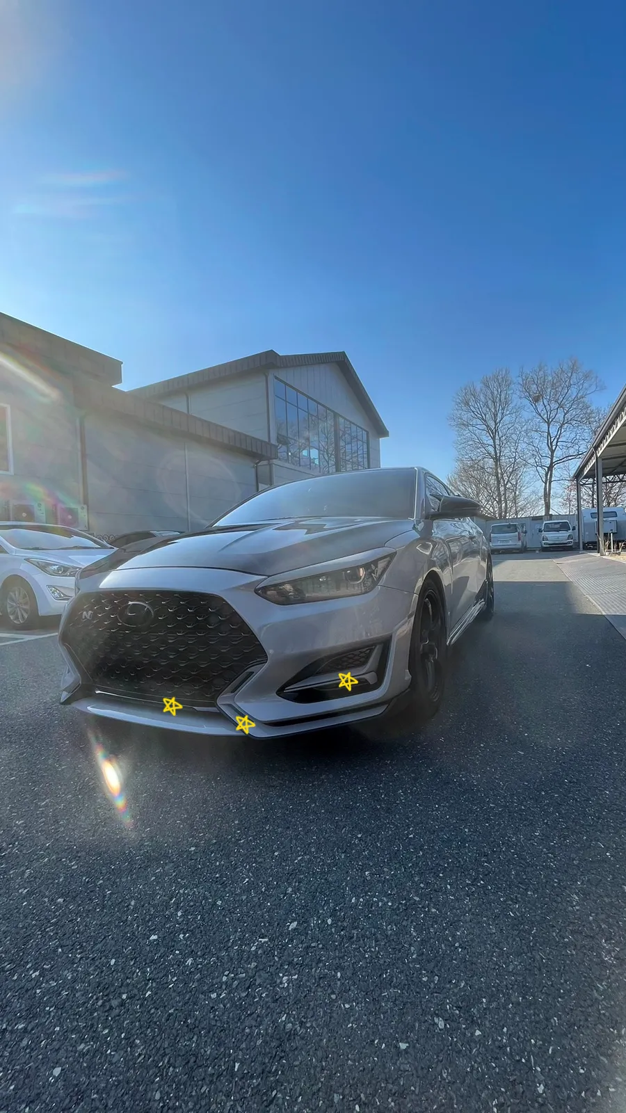 Hyundai Veloster Nのカーラッピング事例|クールグレーとカーボン 施工写真 3-3