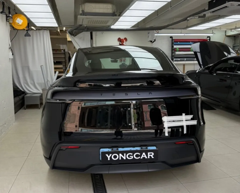 Tesla Model Y PPF施工事例|無光ジュニパーカラーの魅力 施工写真 2-1