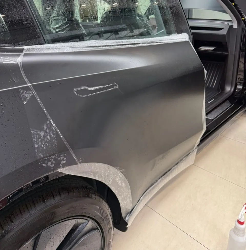 Tesla Model Y PPF施工事例|無光ジュニパーカラーの魅力 施工写真 3-3