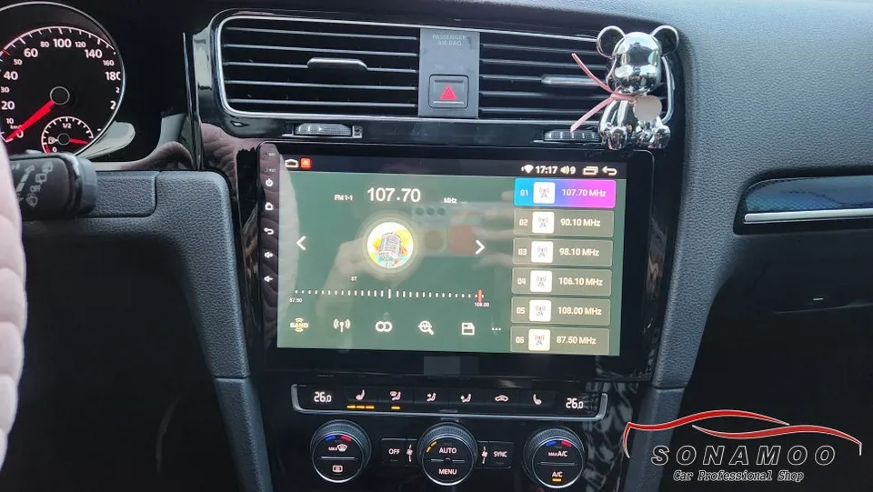 Volkswagen Golf 7th GenのAndroid Auto・CarPlay取付事例 施工写真 2-2