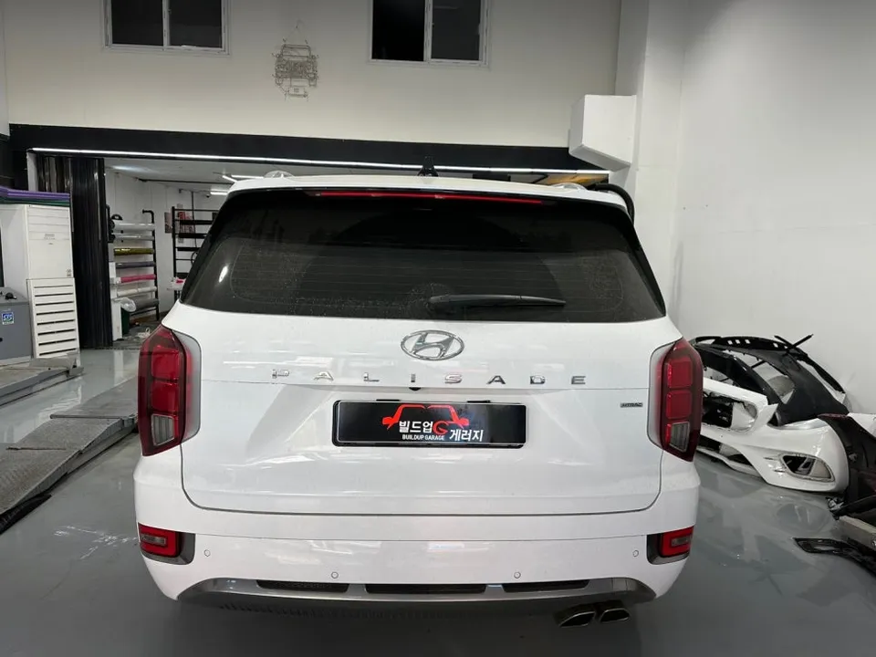 Hyundai Palisadeのカーフィルム施工事例｜スカイブルー反射フィルム 施工写真 3