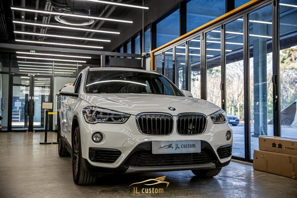BMW X1 Heated Steering Wheel & Seat Review photo 1