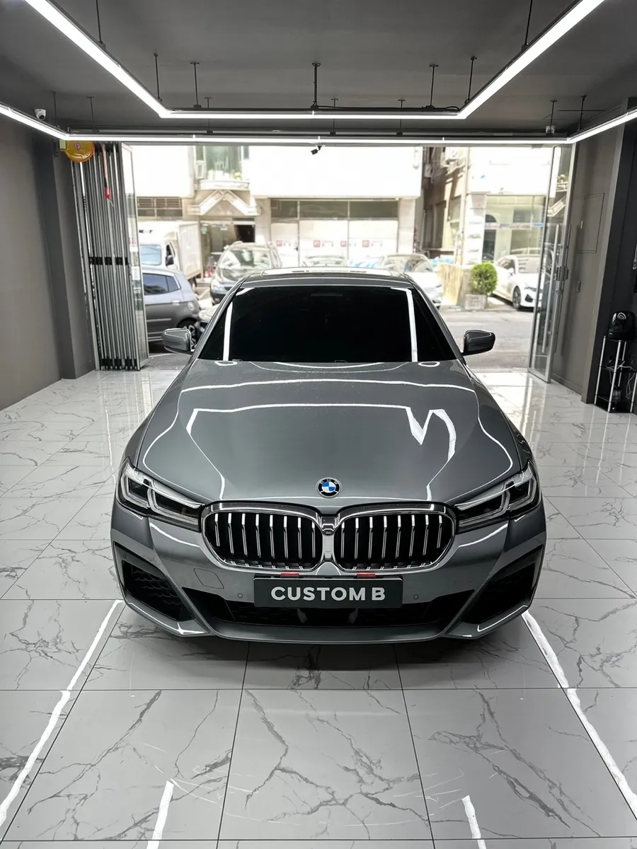 BMW 5 Series chrome delete - BMW 5 Series Chrome Delete Review — Modern Blackout Trim photo 3