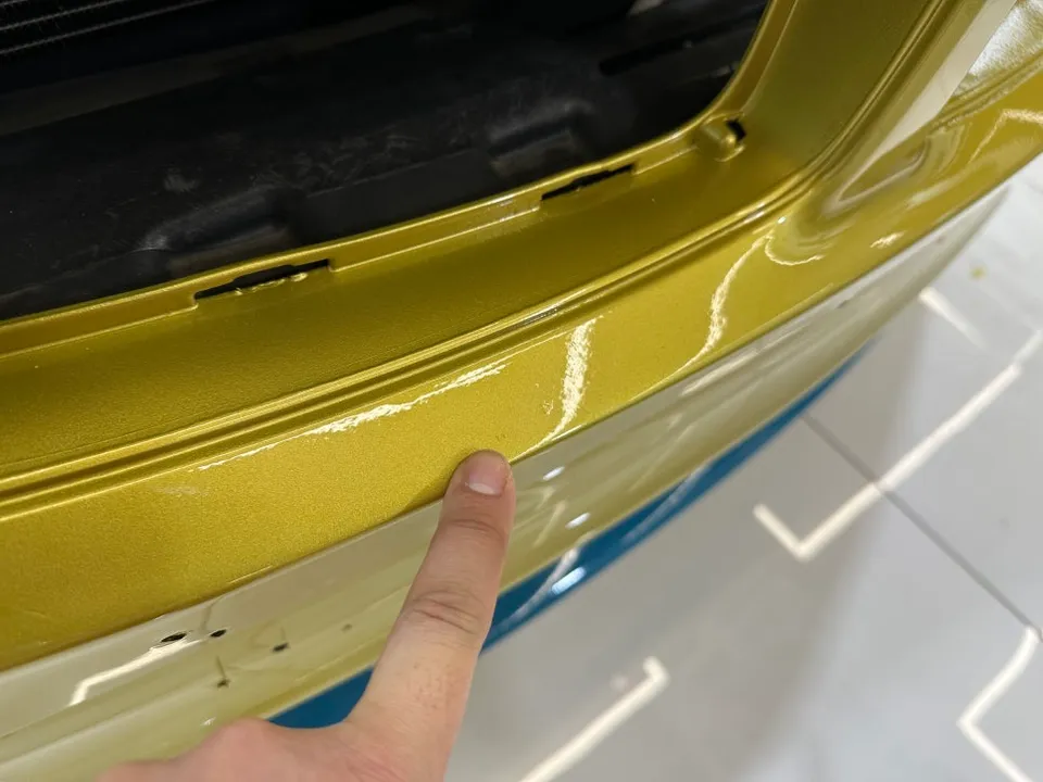 BMW M4のカーラッピング事例｜費用目安・仕上がり 施工写真 3-3