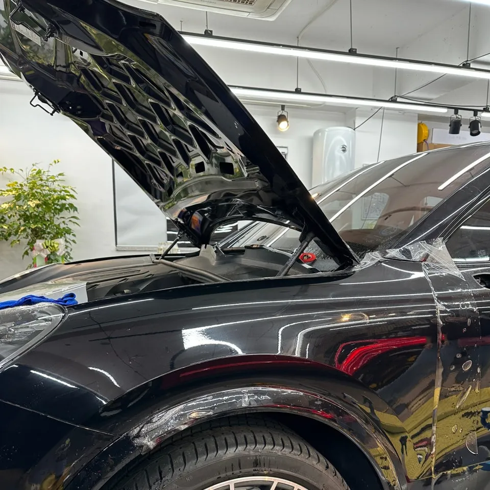 Porsche CayenneのPPF施工事例|費用目安と仕上がり 施工写真 2-1