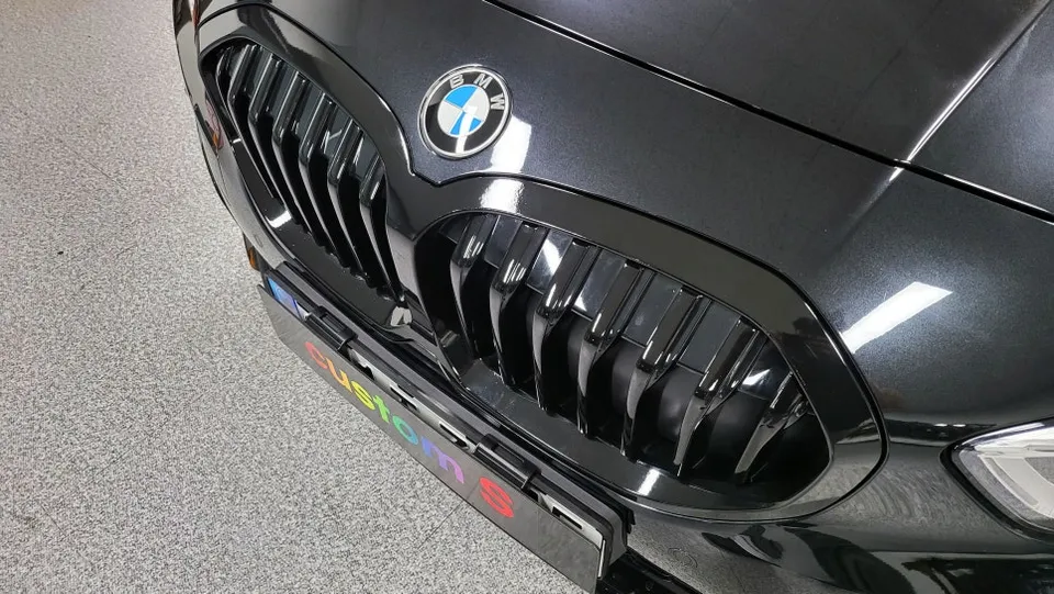 BMW 1 Seriesのカーラッピング事例:費用目安と仕上がり 施工写真 3-2