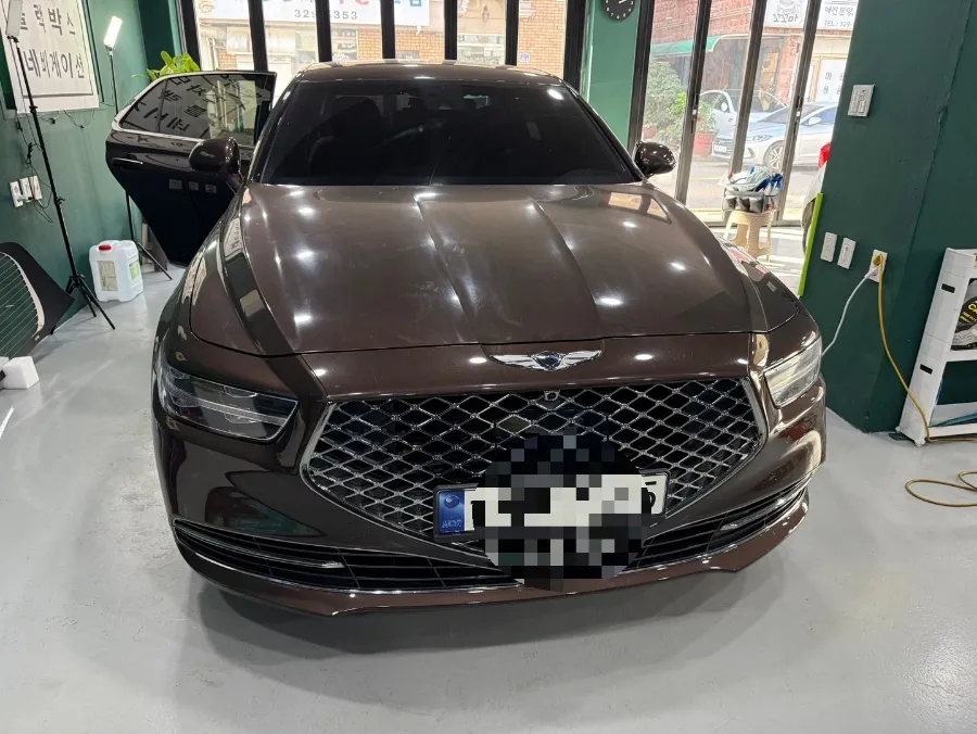 Genesis G90のカーフィルム施工事例 施工写真 2