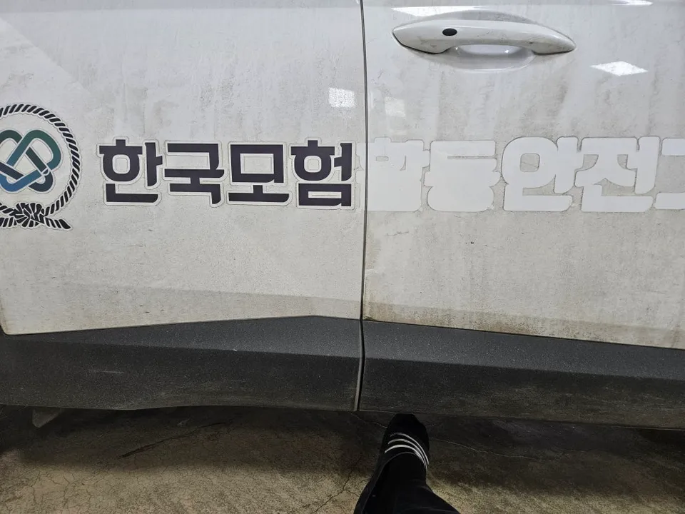 Hyundai Tucson vinyl wrap - Hyundai Tucson Vinyl Wrap Review: Seamless Removal photo 5