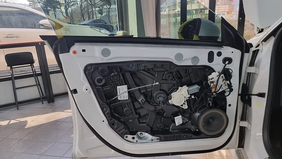 Mercedes-Benz CLA surround view camera - Mercedes-Benz CLA 360 Camera Review: Cost & Results photo 4