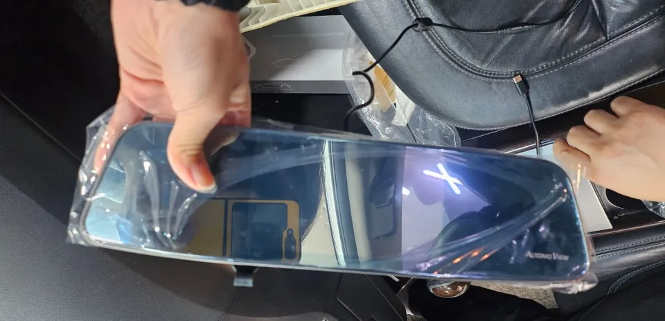 Hyundai Azera oem options - Hyundai Azera OEM Rear Camera & Mirror Monitor Upgrade Review photo 3