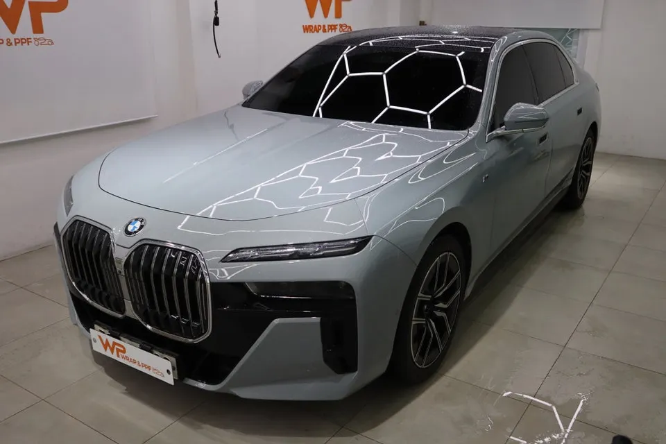 BMW 7 Series ppf - BMW 7 Series PPF Review: Stunning Two-Tone Wrap Results photo 4