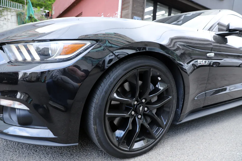 Ford Mustangのホイールリペア・塗装事例 施工写真 4-1