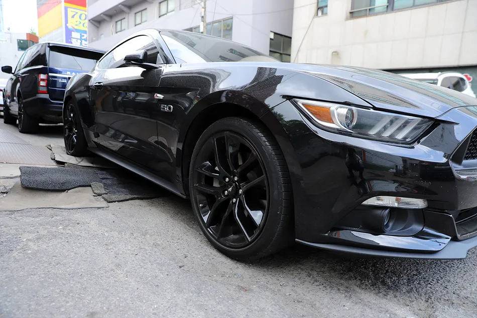 Ford Mustangのホイールリペア・塗装事例 施工写真 4-2