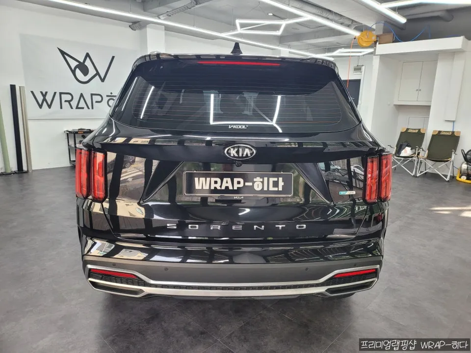 Kia Sorento MQ4のカーラッピング事例|高光沢フィルムで高級感アップ 施工写真 2-1