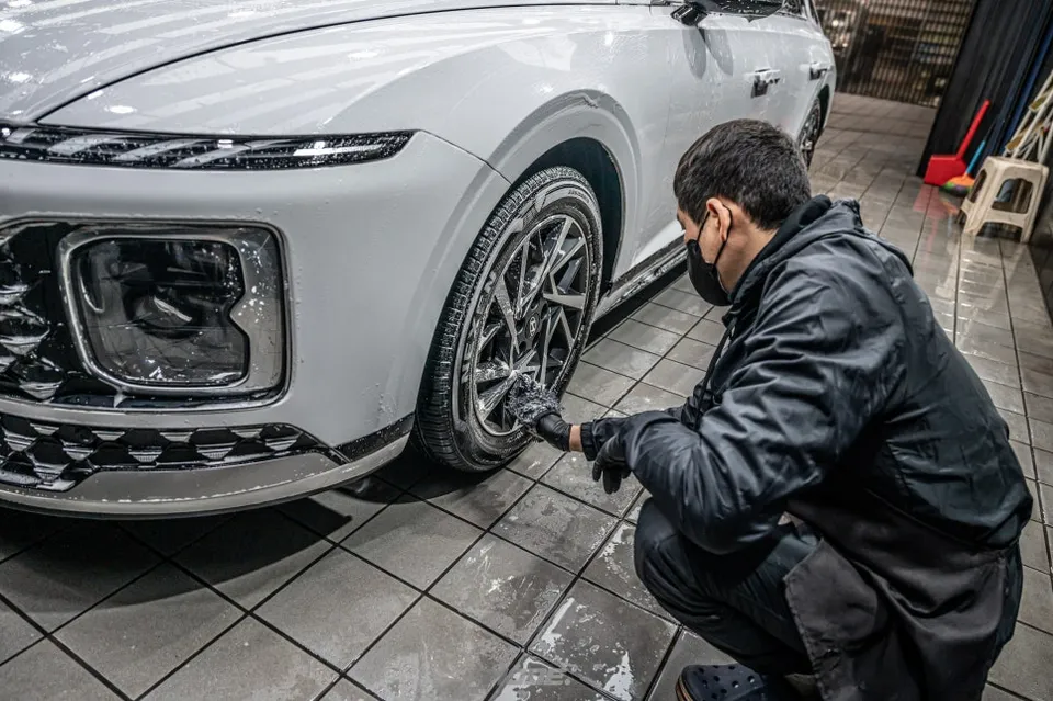 Hyundai Azeraのガラスコーティング事例｜費用目安と仕上がり 施工写真 2-2