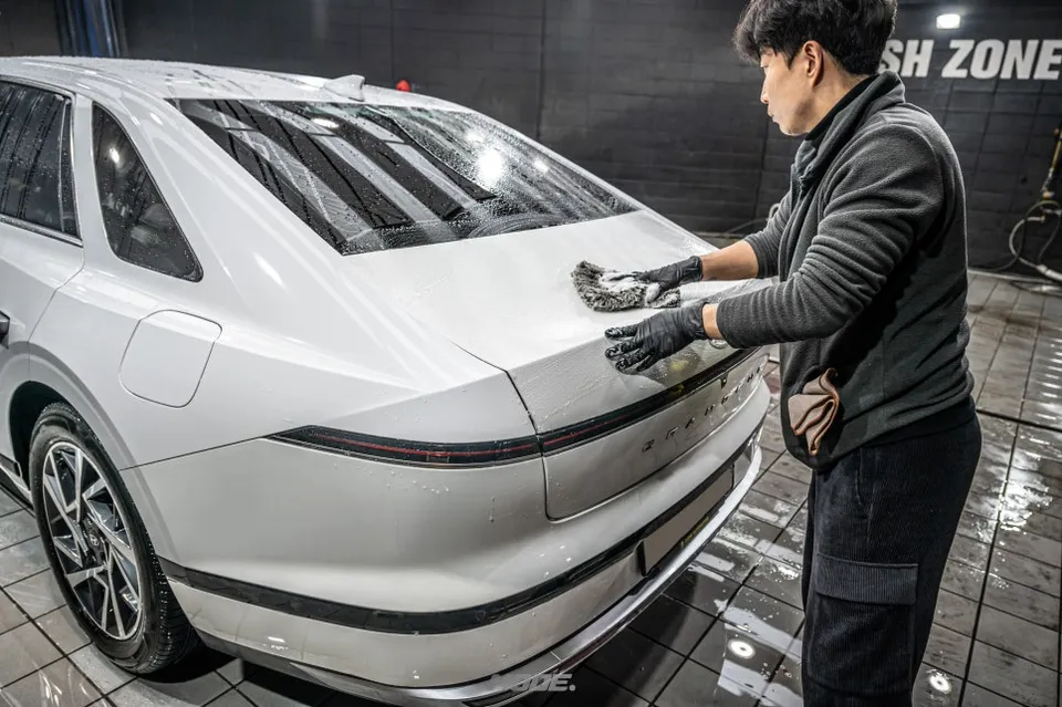 Hyundai Azeraのガラスコーティング事例｜費用目安と仕上がり 施工写真 4-2