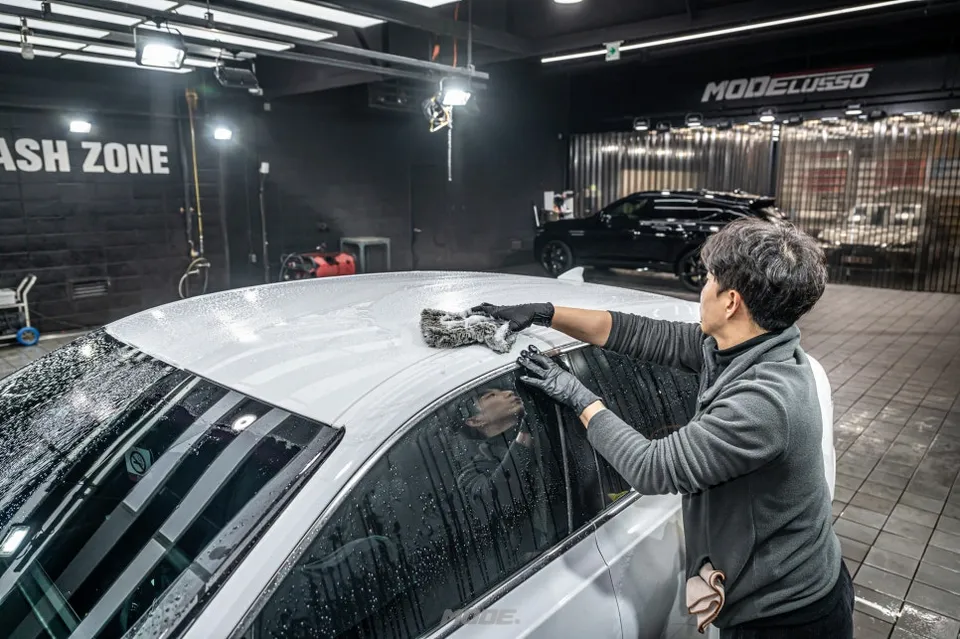 Hyundai Azeraのガラスコーティング事例｜費用目安と仕上がり 施工写真 1-3