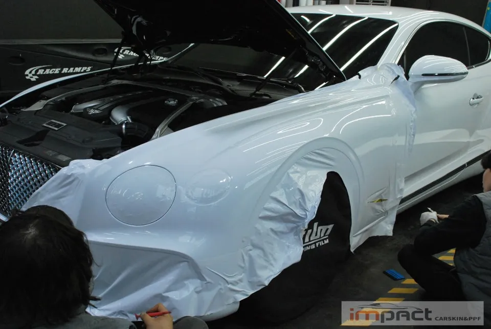 Bentley Continental GTのカーラッピング事例|事故部再施工 施工写真 2-2