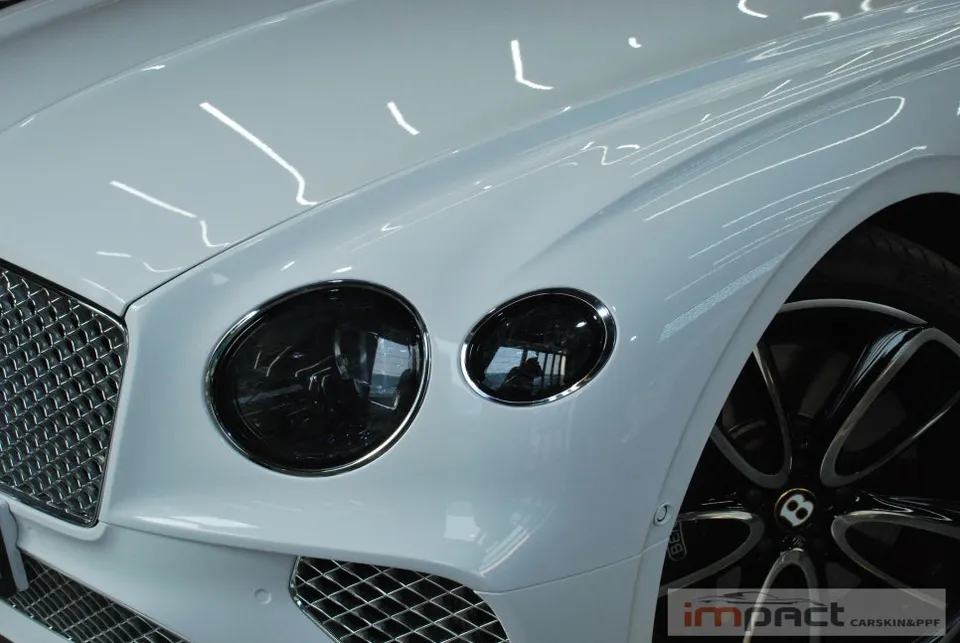 Bentley Continental GTのカーラッピング事例|事故部再施工 施工写真 3-2