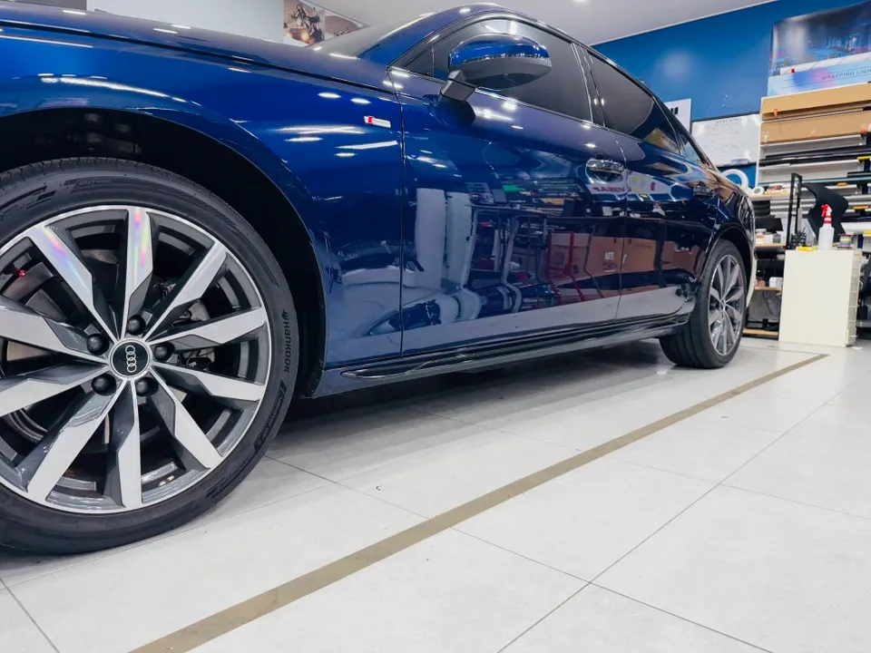 Audi A4のカーラッピング事例|費用目安・仕上がり 施工写真 4-1