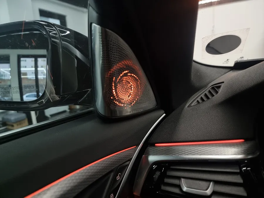 BMW 5 Series G30 ambient lighting - BMW 5 Series G30 Ambient Lighting Review: Cost & Results photo 4