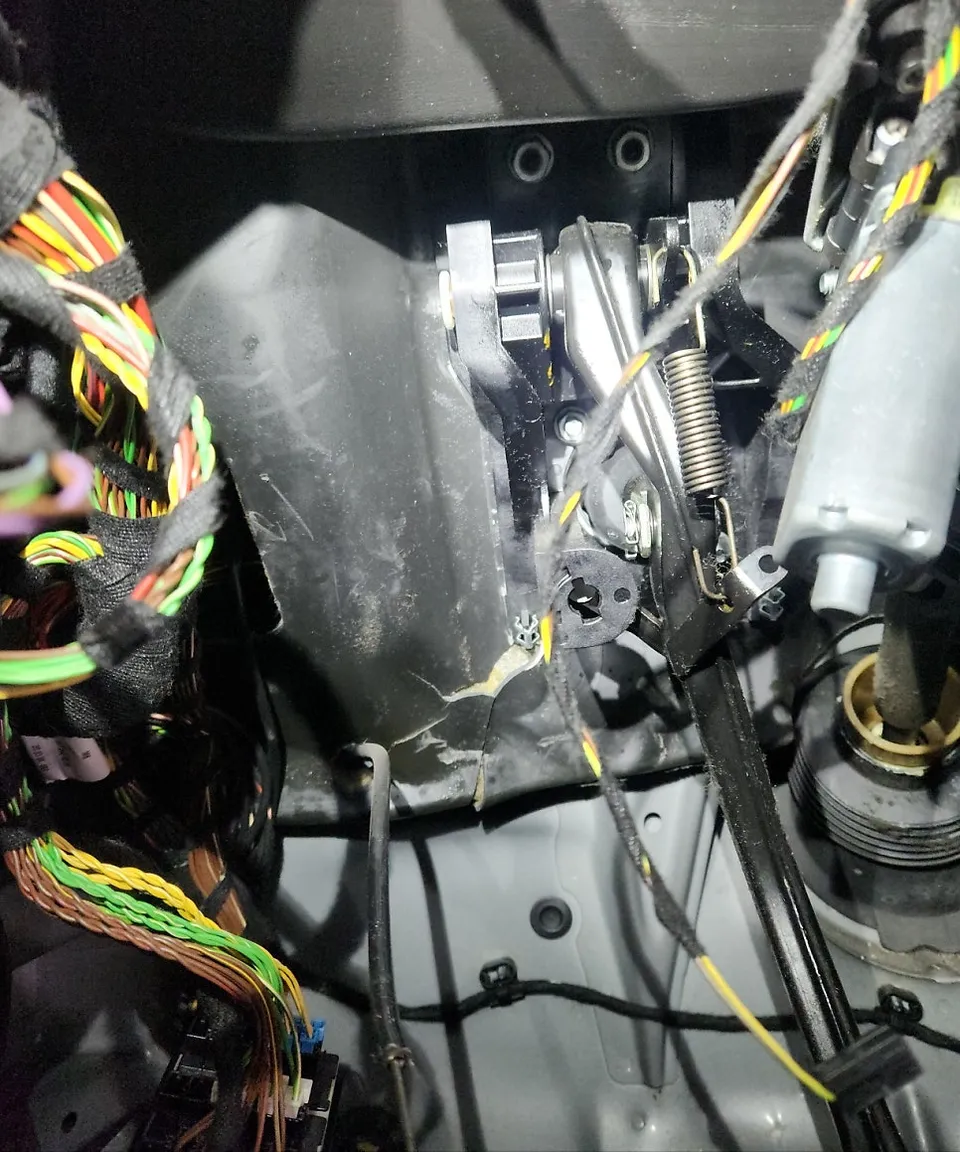 Mercedes-Benz S-Class soundproofing - Mercedes-Benz S-Class Undercoating Review — Enhanced Protection photo 4