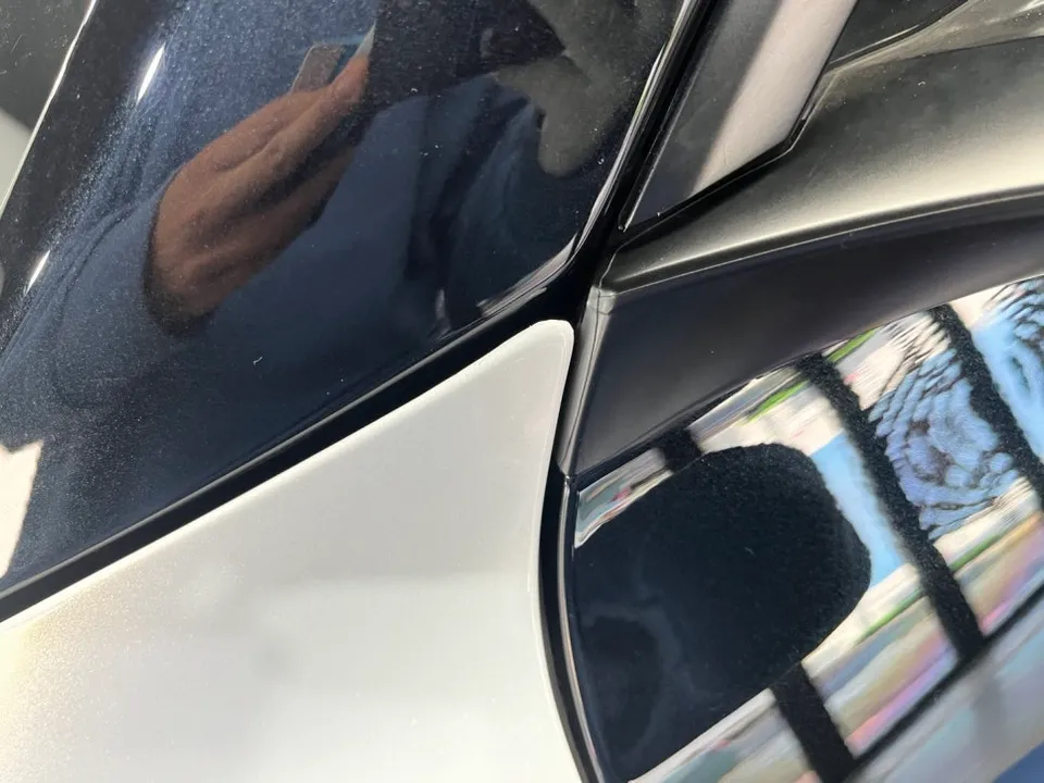 Tesla Model Sのカーラッピング事例|3Mホワイトゴールドスパークル 施工写真 1-3
