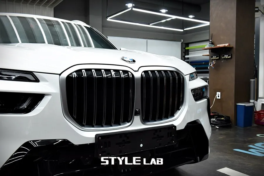 BMW X7のカーラッピング事例｜クロームパーツのブラック化 施工写真 1-1