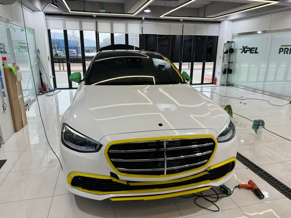 メルセデス・ベンツ Sクラス W223 カーラッピング事例 施工写真 3-2
