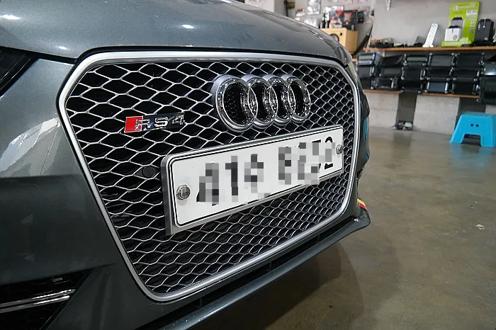 Audi A4 B9 body kit - Audi A4 B9 RS4 Grille Upgrade Review photo 6