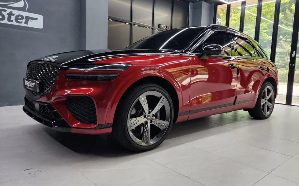 Genesis GV70のカーラッピング事例 施工写真 1-2
