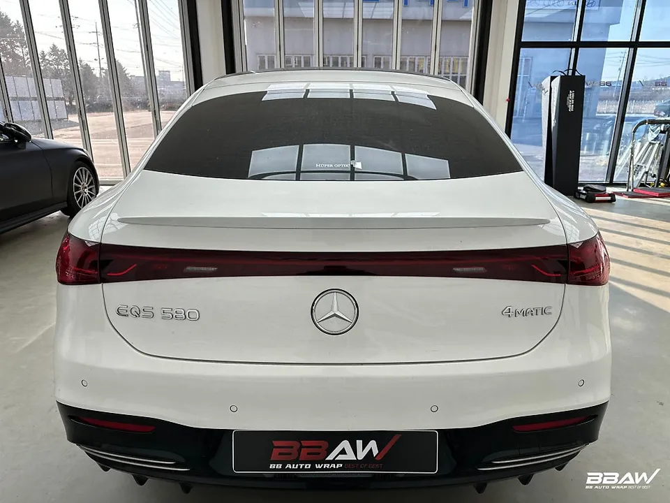 Mercedes-Benz EQSのカーラッピング事例|費用目安・仕上がり 施工写真 3-1