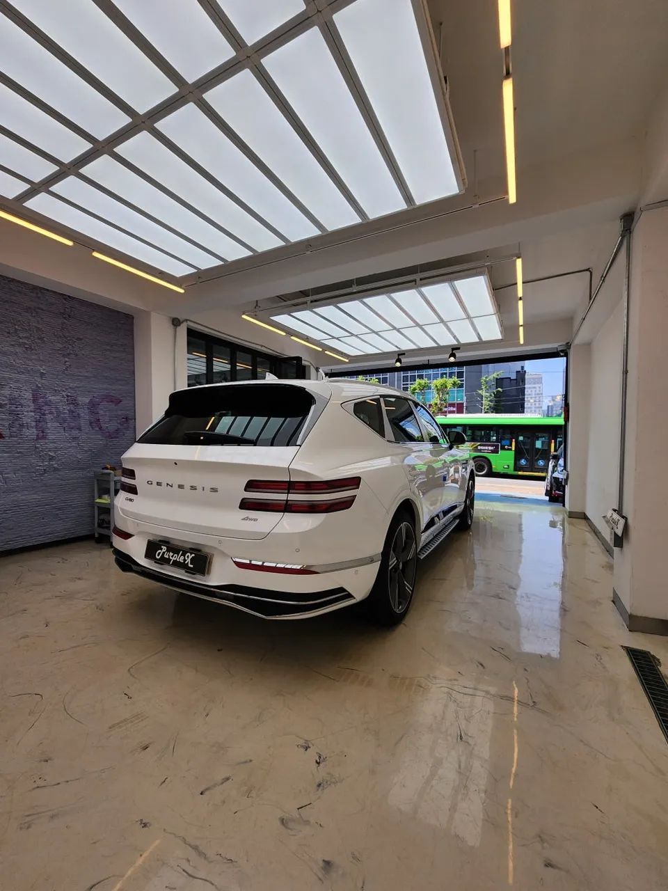 Genesis GV80 PPF施工事例|無光フィルムで個性を演出 施工写真 3-1