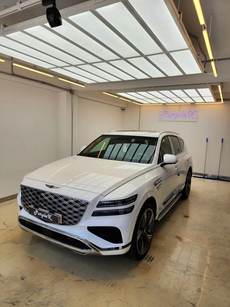 Genesis GV80 PPF施工事例|無光フィルムで個性を演出 施工写真 3-2